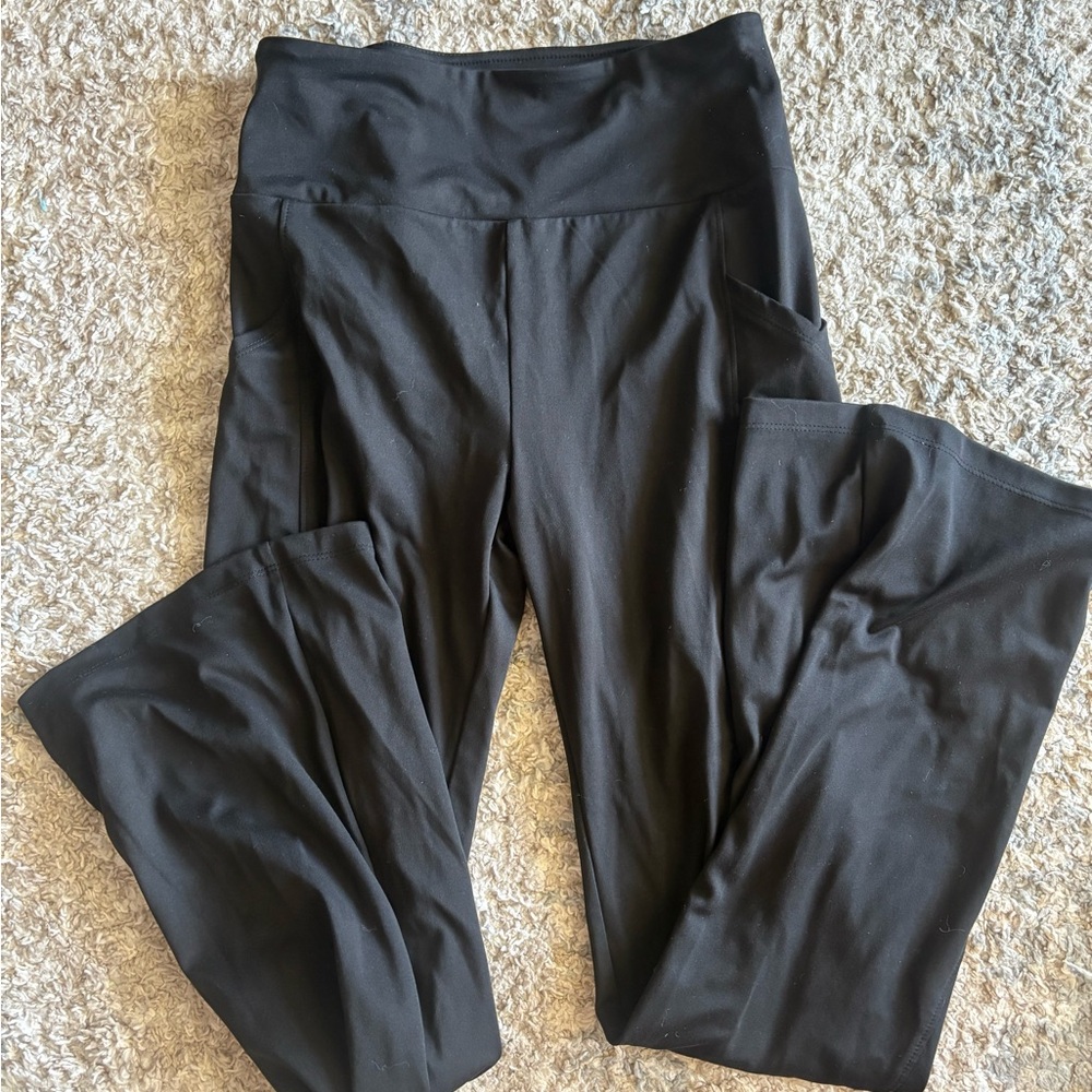 Lou & Grey Black Luvstretch Flare Pocket Pants
